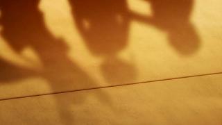 1044.jpg 512x288 21KB 