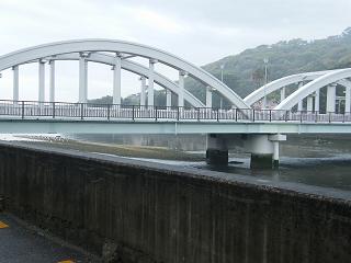 04077s.jpg 800x600 127KB 